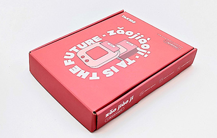 紙製トレイ付き段ボール箱