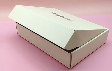 ロゴ入りアパレルボックスのカスタム - 高級衣類包装